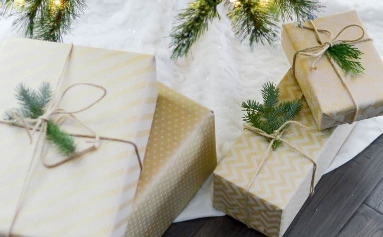 How to Clean Up Pine Needles From Your Carpet