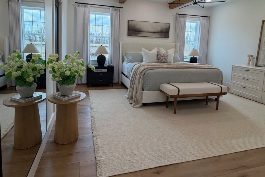 Small carpets in Bedroom